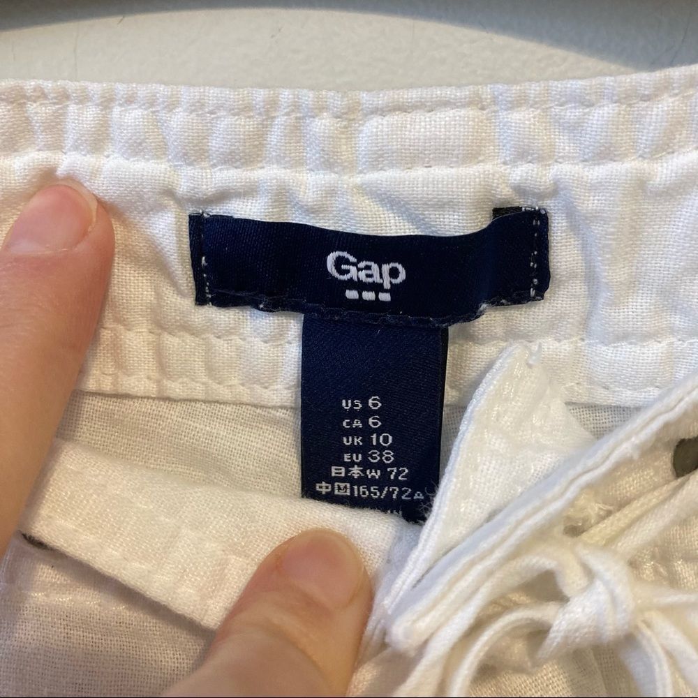 Gap White Geometric Pattern Embroidered Shorts Si… - image 3